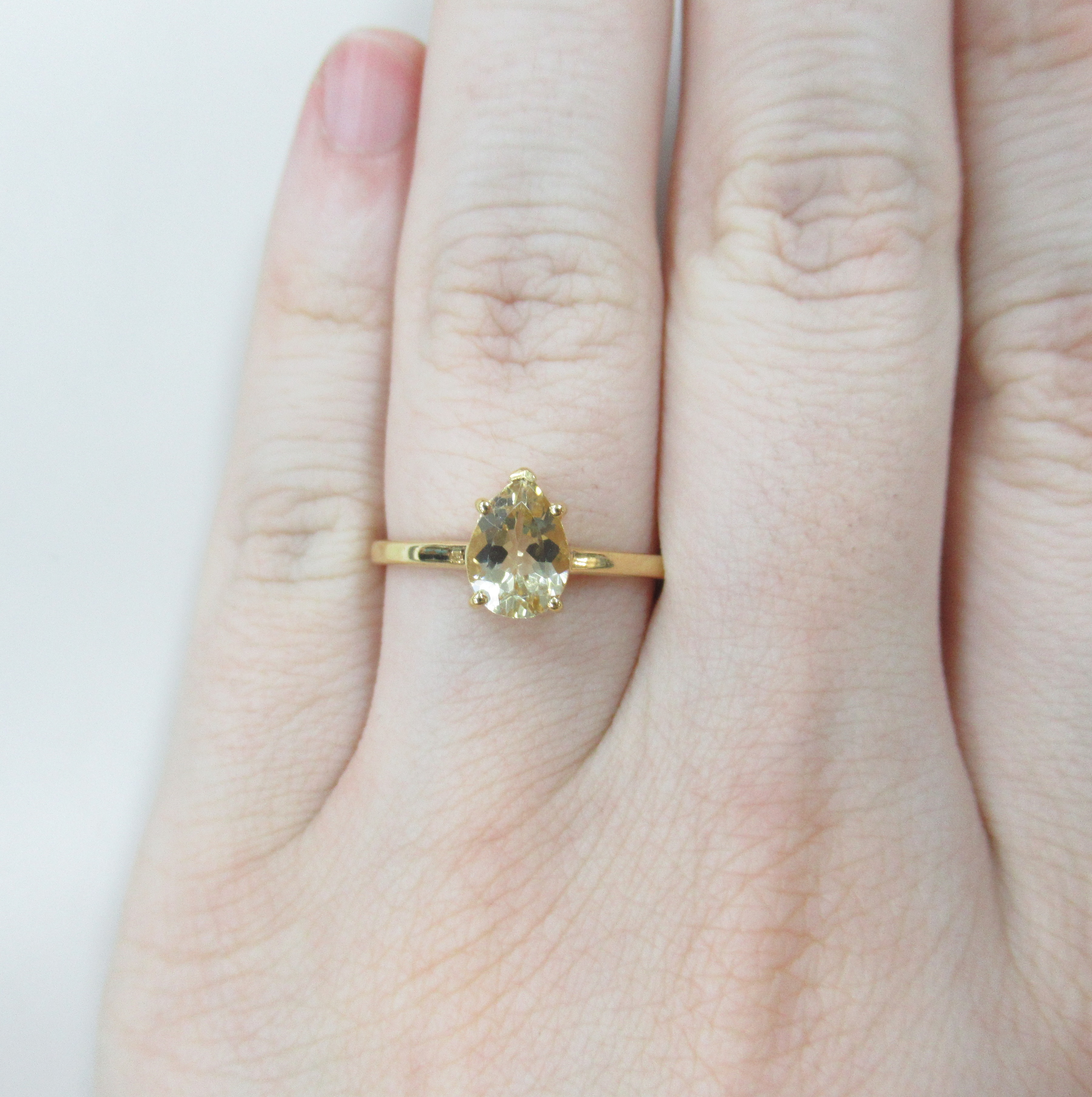 Серебряное кольцо с гелиодором